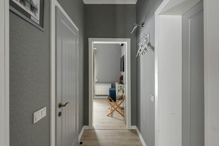 Simple Ways to Organize Your Entryway for a Clutter-Free Home